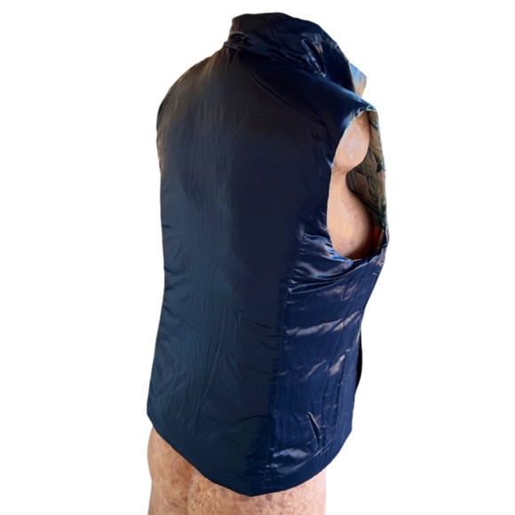 Women's Reversible Navy/Floral Puffer Vest with Pockets (S-M) - Picture 6 of 10